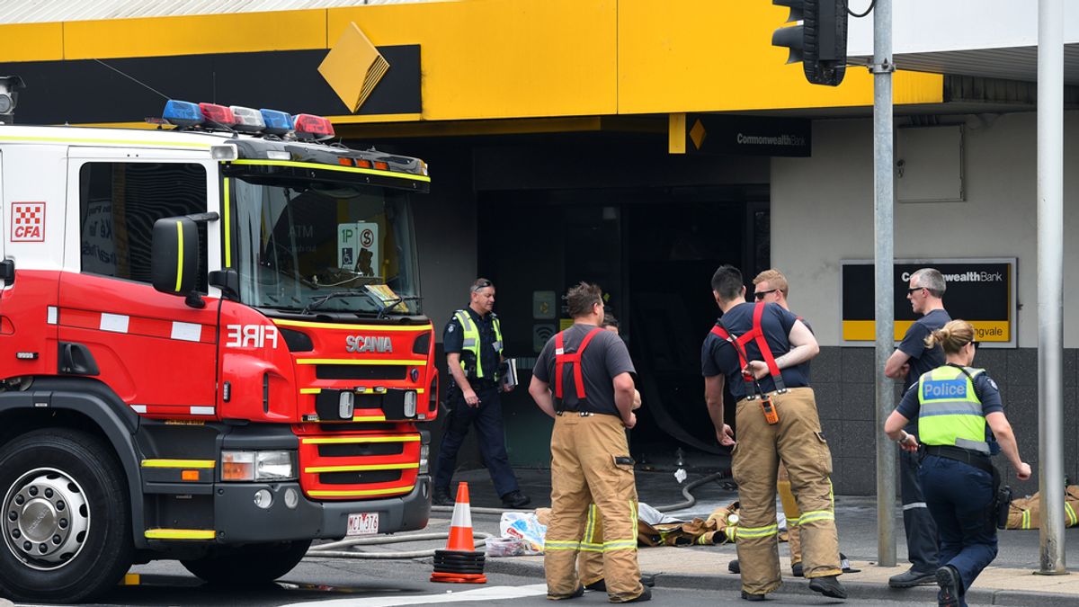 Un hombre se prende fuego en una sucursal bancaria en Australia y deja 26 heridos