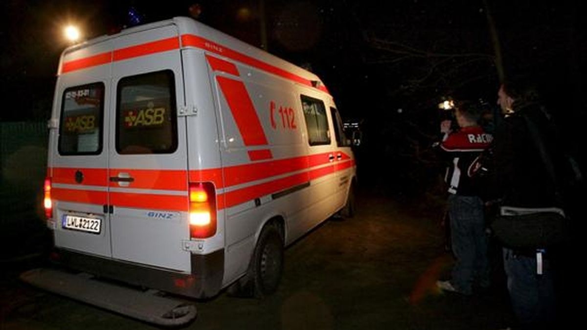En la imagen, una ambulancia se dirige hacia el hospital en Tessin, Alemania. EFE/Archivo