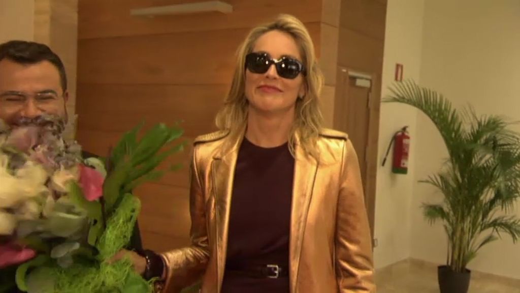 La actriz divierte al público y le emociona con su historia