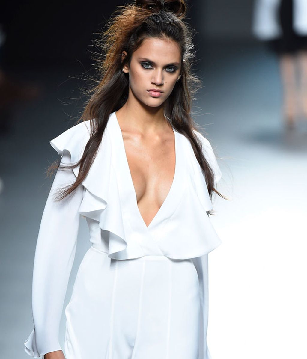 Líneas depuradas y costura artesanal