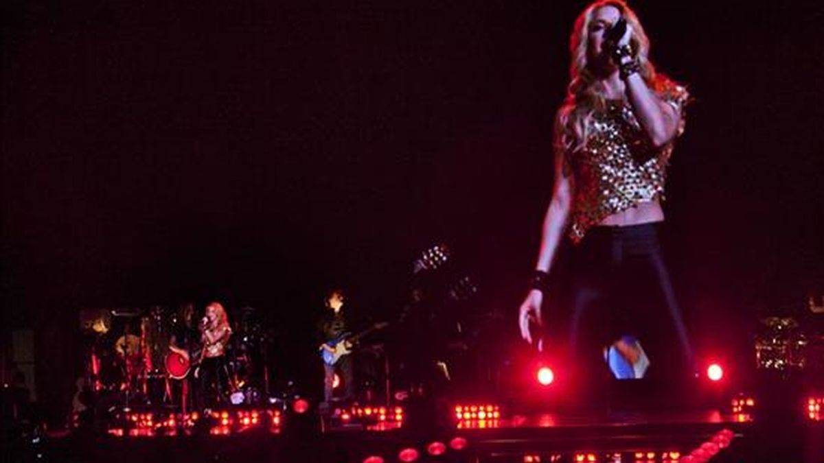 La cantante colombiana Shakira canta durante un concierto en el Madison Square Garden de Nueva York (EE.UU.). EFE