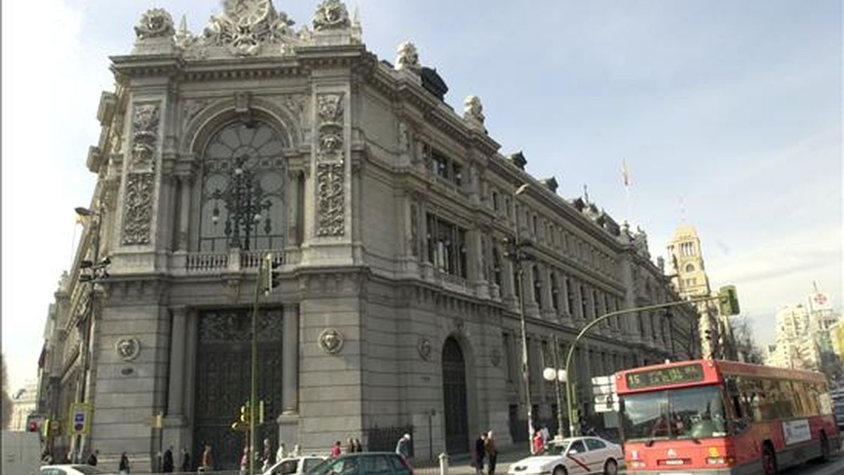 Edifico del Banco de España en la plaza de Cibeles y calle de Alcalá de Madrid. EFE