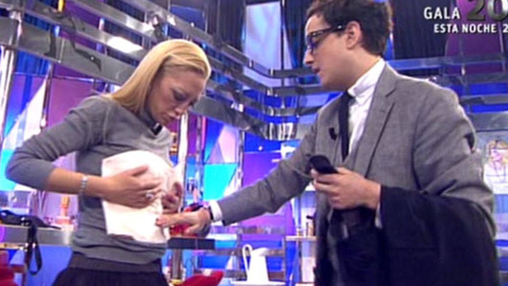 Josie cambia el look a los colaboradores de 'Sálvame'