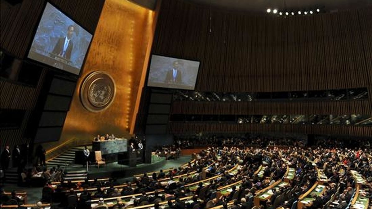 El presidente estadounidense, Barack Obama interviene durante la primera jornada del 65 periodo de debates de la Asamblea General de las Naciones Unidas, en Nueva York (EE.UU.). EFE