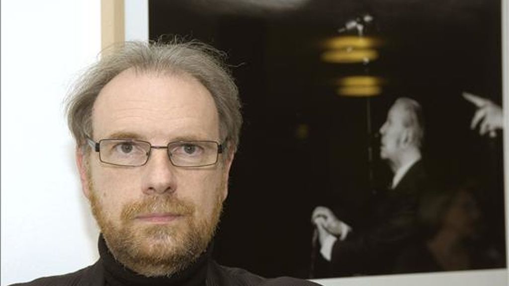 El fotógrafo argentino Daniel Mordzinski, inauguró en el Instituto Cervantes de Fráncfort, una exposición titulada "De tinta y luz. Retratos de escritores Hispanoamericanos". EFE El fotógrafo argentino Daniel Mordzinski, inauguró en el Instituto Cervantes de Fráncfort, una exposición titulada "De tinta y luz. Retratos de escritores Hispanoamericanos". EFE