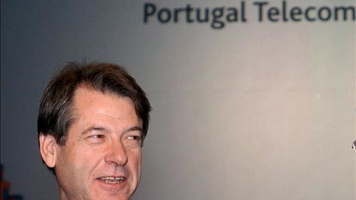 Henrique Granadeiro, director general de Portugal Telecom, antes de una reunión. EFE/Archivo