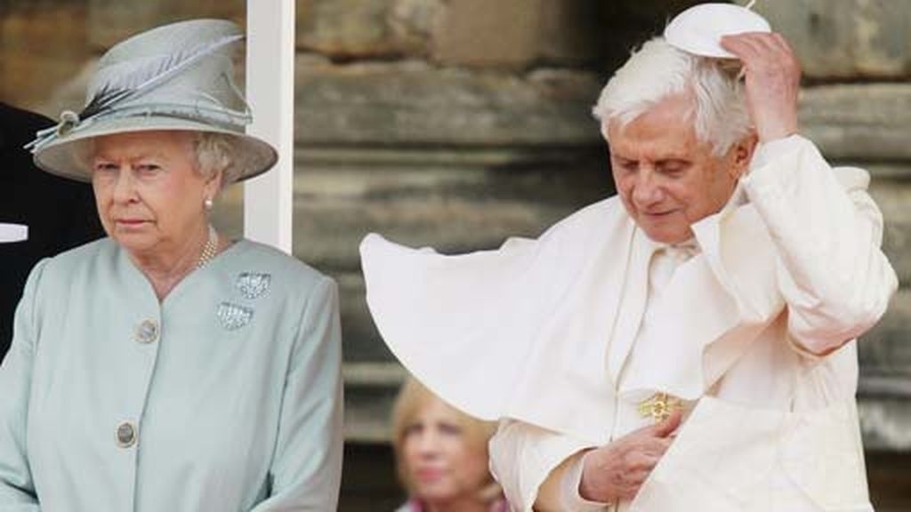 El Papa con la Reina Isabel II