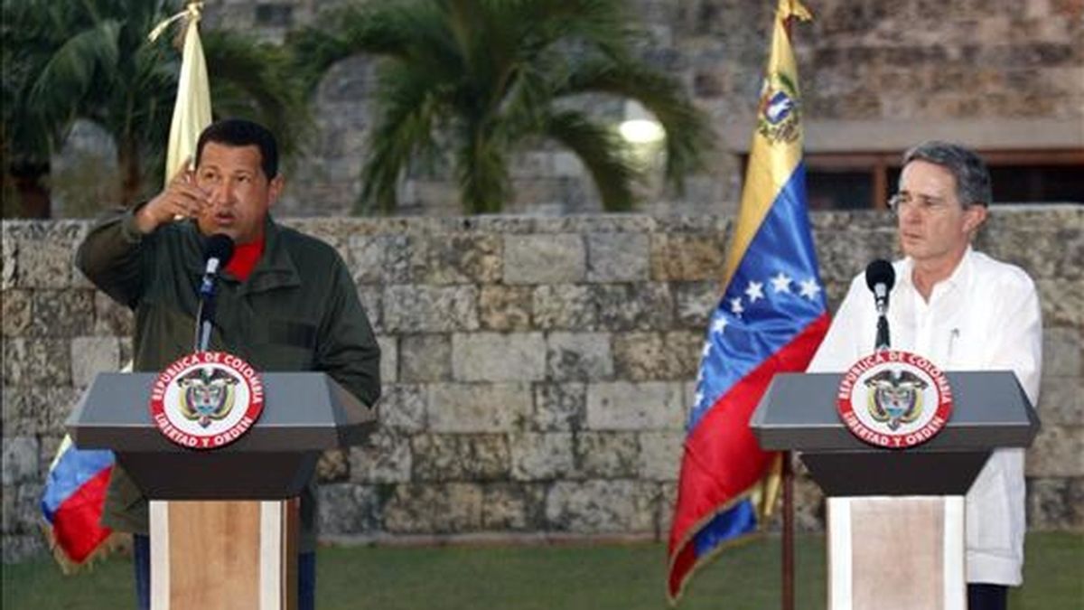La reunión en Caracas hace parte de una breve gira de Uribe que proseguirá por Brasil, adonde el colombiano viajará el mismo martes para entrevistarse con Luiz Inácio Lula da Silva. EFE/Archivo La reunión en Caracas hace parte de una breve gira de Uribe que proseguirá por Brasil, adonde el colombiano viajará el mismo martes para entrevistarse con Luiz Inácio Lula da Silva. EFE/Archivo
