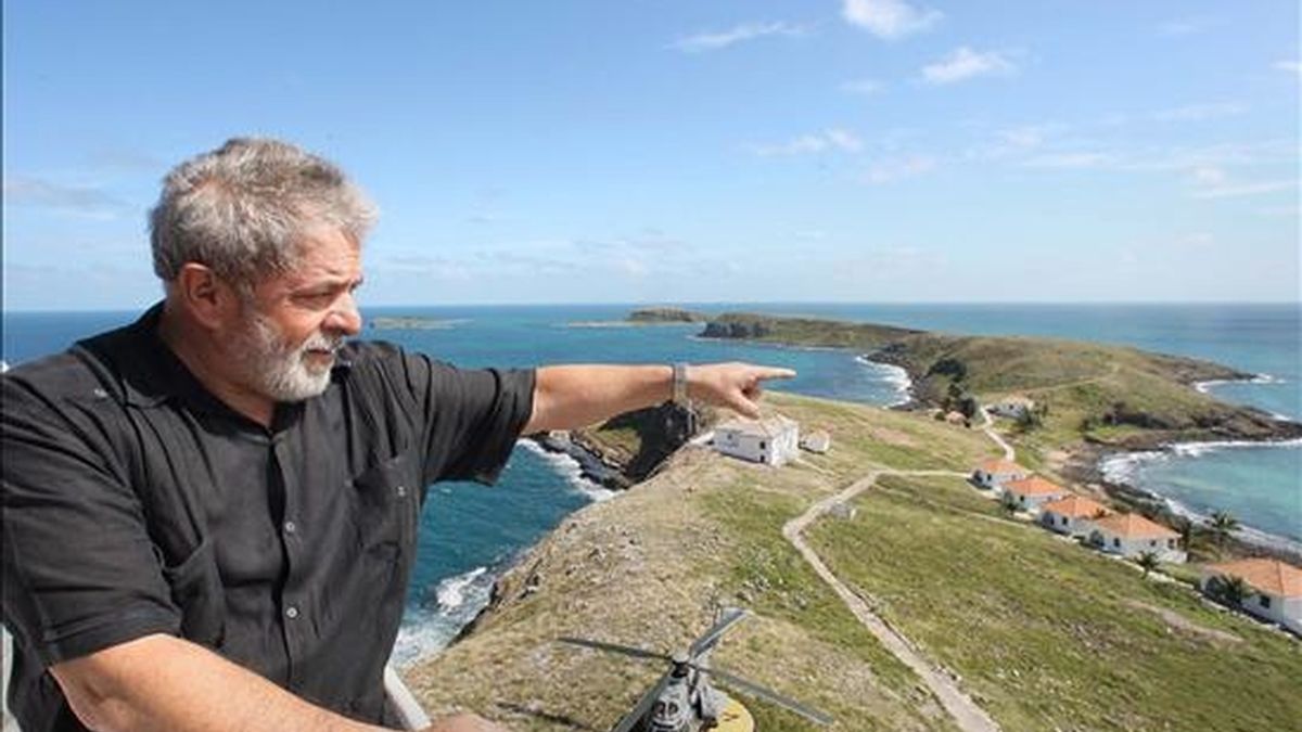 El presidente de Brasil, Luiz Inácio Lula da Silva, visitó el archipiélago de Abrolhos, este viernes, cuando se celebra el Día Mundial del Medio Ambiente. EFE