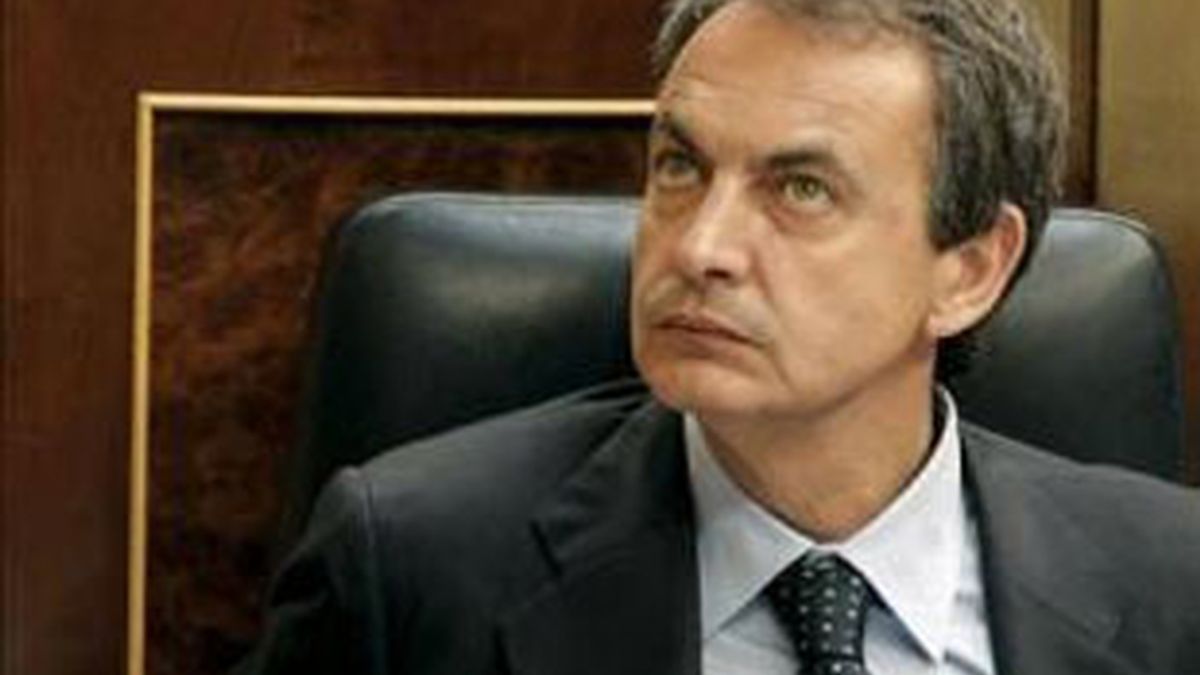 El presidente del Gobierno, José Luis Rodríguez Zapatero, durante la sesión de control al Ejecutivo. Foto: EFE