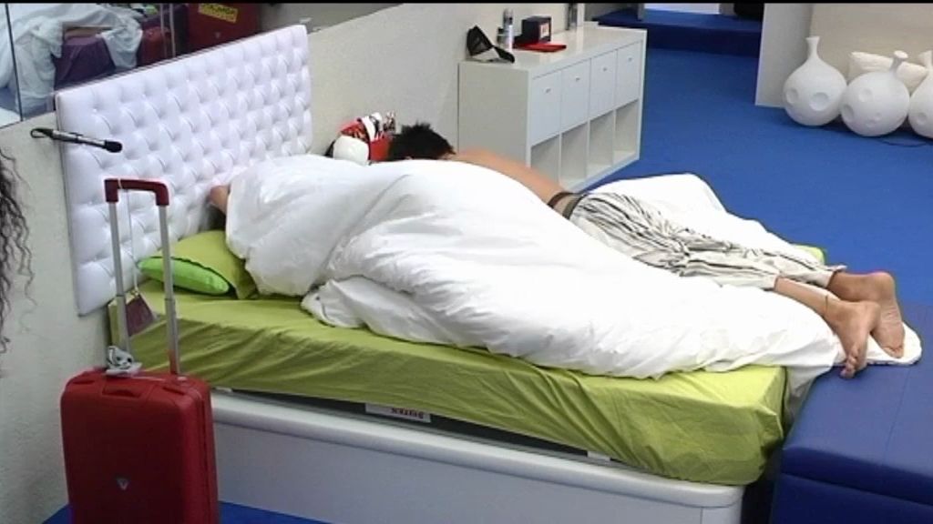 Hugo, a María: "Hay que esperar a que se baje la tienda de campaña"