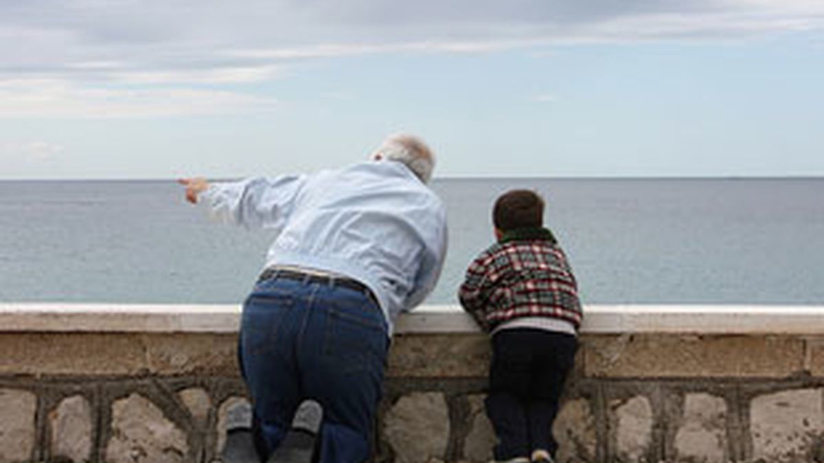 Los abuelos no ven a sus nietos por falta de tiempo de los padres.