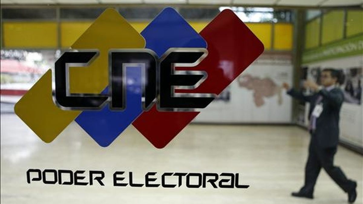 Fotografía que muestra un aspecto de la sede del Centro Nacional Electoral (CNE) en Caracas (Venezuela). Unos 17,7 millones de venezolanos están convocados a elegir el próximo domingo a los 165 diputados de la Asamblea Nacional (Congreso). EFE