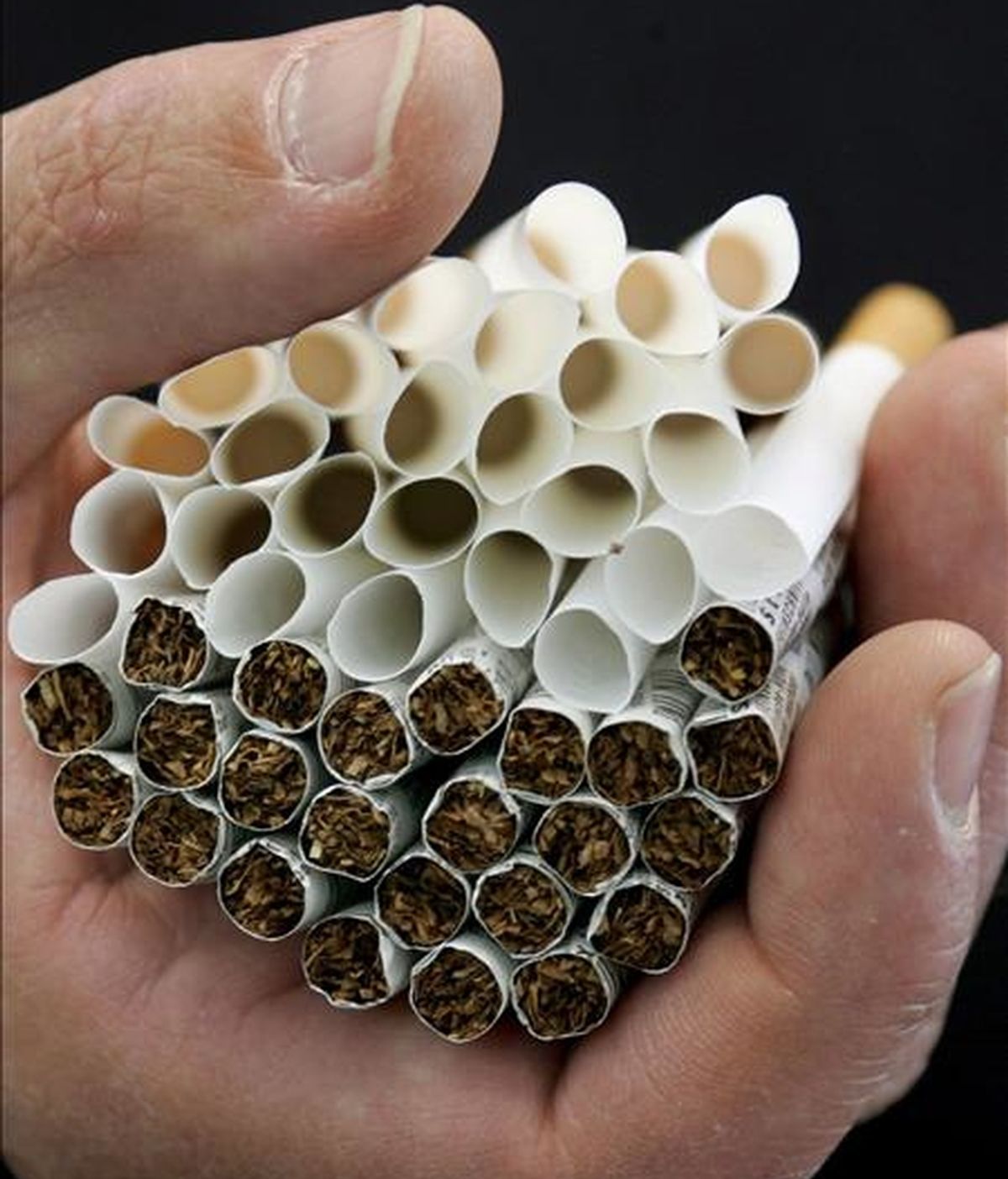 La mayor empresa tabaquera estadounidense dijo que de enero a junio de 2010 ganó 1.855 millones de dólares (89 centavos por acción), lo que supone un incremento del 16% respecto al año anterior. EFE/Archivo