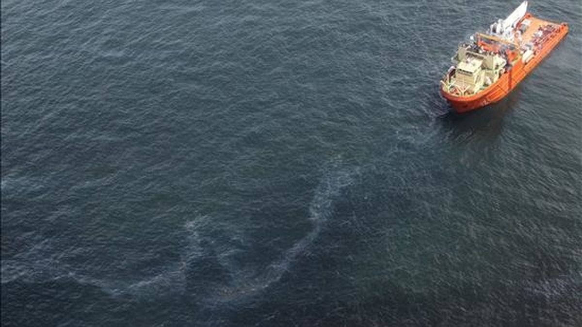 Según los últimos datos oficiales, más de 150.000 kilómetros cuadrados de las aguas del Golfo de México están cerrados a la pesca debido a la contaminación desencadenada por el derrame. EFE/Archivo