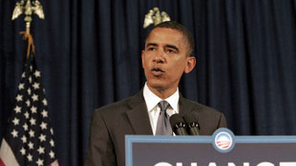El senador demócrata y aspirante a la presidencia de los Estados Unidos, Barack Obama, habla durante un acto en el Instituto de Tecnología de Illinois. Foto: EFE.