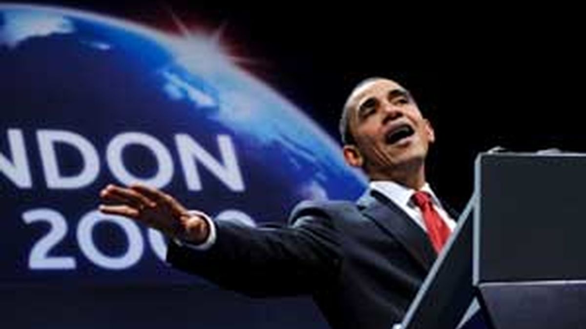 El presidente estadounidense Barack Obama atiende a los medios durante la rueda de prensa ofrecida en la cumbre del G20 celebrada en el este de Londres. Foto: EFE