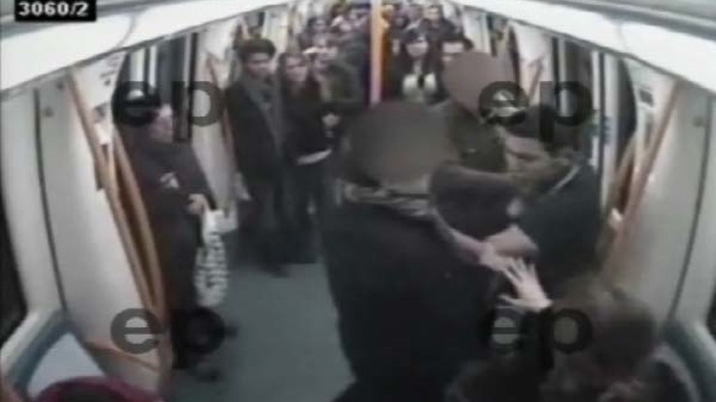 Brutal paliza en el metro de Madrid