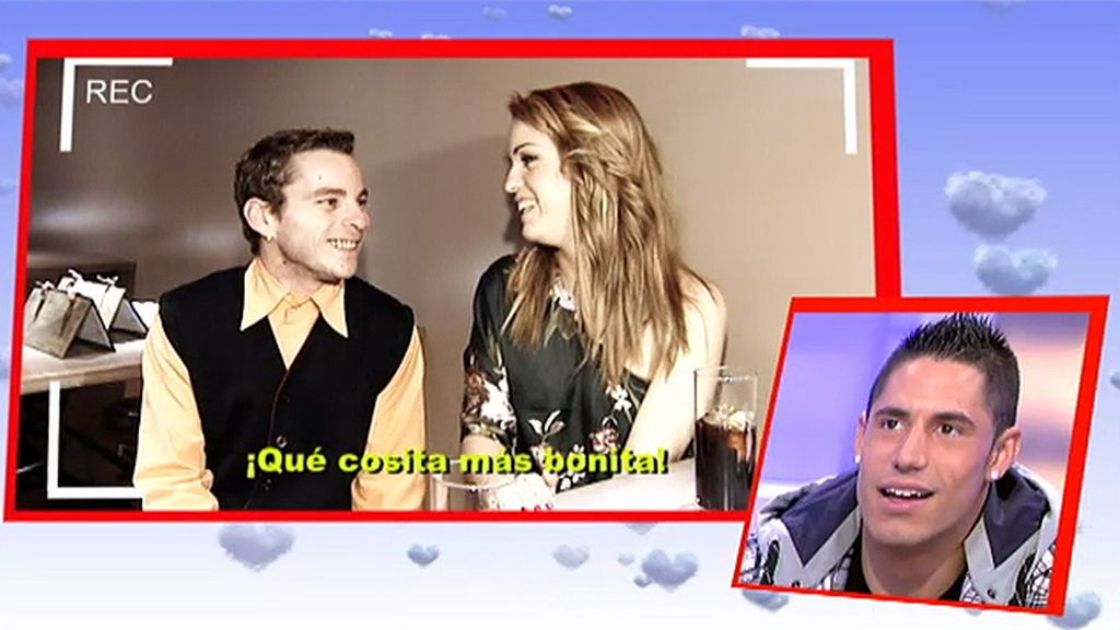Elena y su primo comentan la cita de Vicente Elena y su primo comentan la cita de Vicente