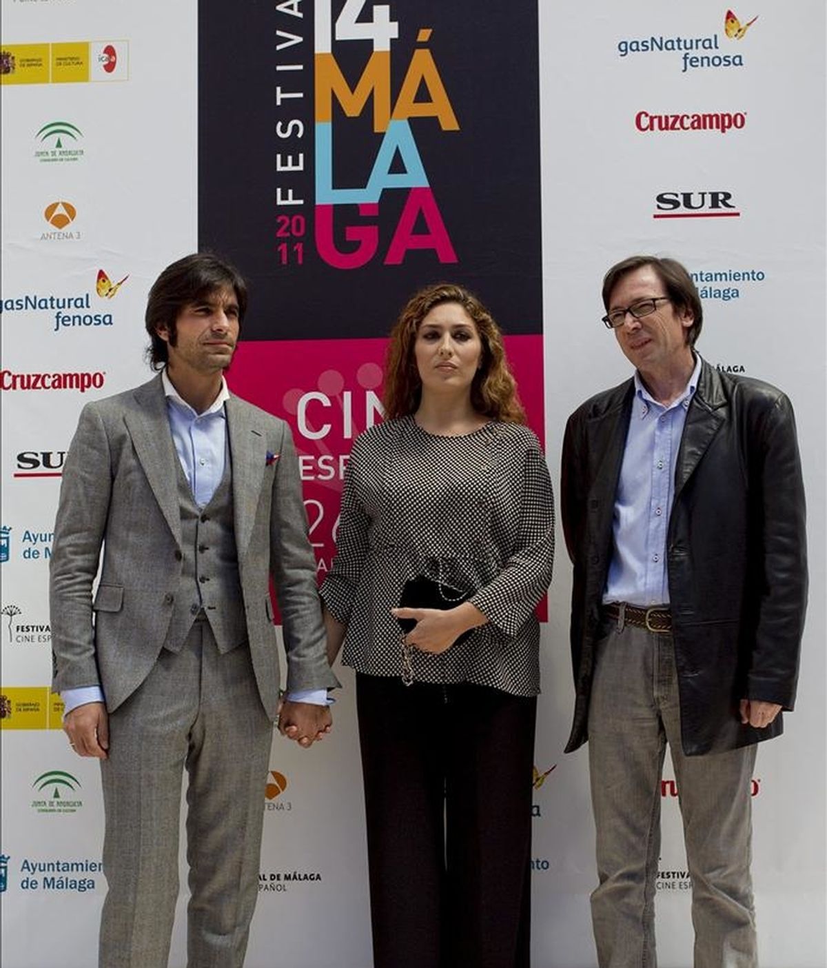 La cantante Estrella Morente, su esposo el torero Javier Conde y el director de la película, Emilio Ruíz Barrachina (d), durante la presentación de la película "Morente. El barbero de Picasso", fuera de concurso dentro de la sección oficial del decimocuarto Festival de Cine Español de Málaga. EFE La cantante Estrella Morente, su esposo el torero Javier Conde y el director de la película, Emilio Ruíz Barrachina (d), durante la presentación de la película "Morente. El barbero de Picasso", fuera de concurso dentro de la sección oficial del decimocuarto Festival de Cine Español de Málaga. EFE