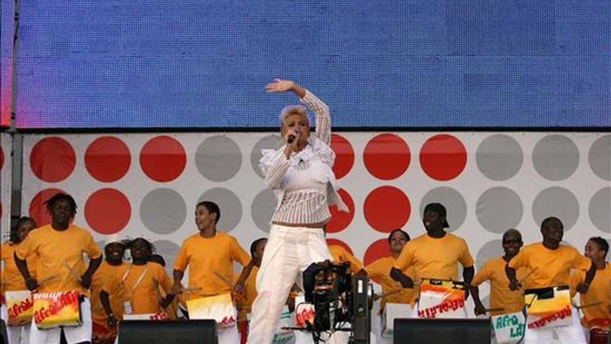 Xuxa, que desde hace más de dos décadas dirige espacios infantiles, relató que ella misma ha visto a un duende, hace unos años, cuando se disponía a meterse en la cama, en su casa de campo. EFE/Archivo Xuxa, que desde hace más de dos décadas dirige espacios infantiles, relató que ella misma ha visto a un duende, hace unos años, cuando se disponía a meterse en la cama, en su casa de campo. EFE/Archivo