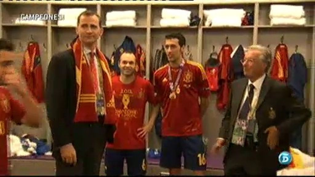 El Príncipe Felipe y Mariano Rajoy, entre otros, felicitaron a La Roja