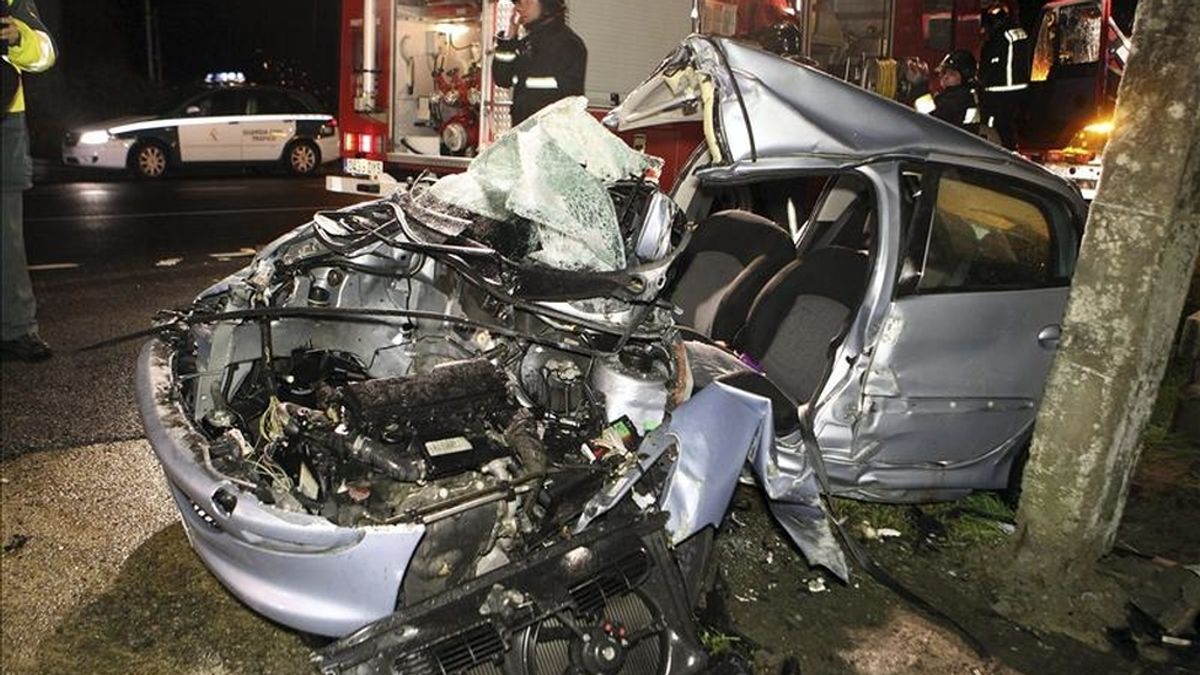 En la imagen, accidente de tráfico en Redondela (Pontevedra). EFE/Archivo En la imagen, accidente de tráfico en Redondela (Pontevedra). EFE/Archivo