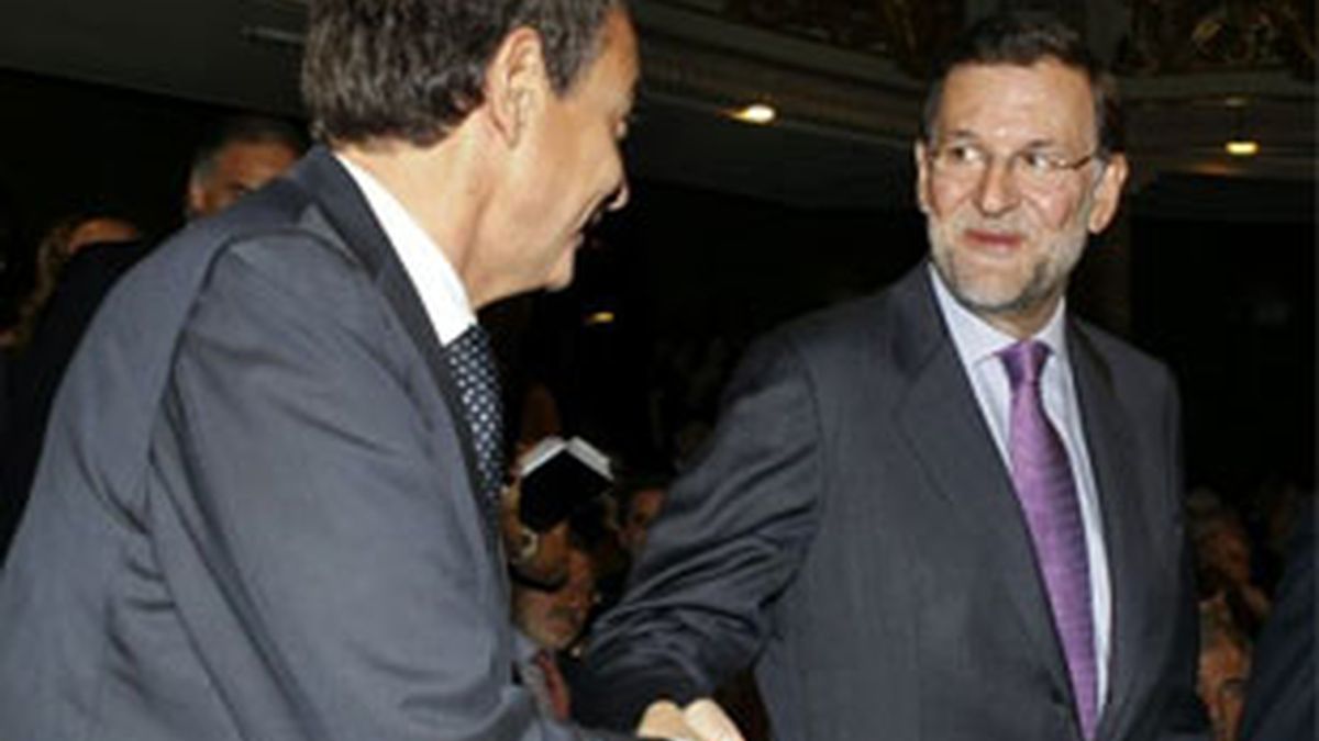 El PP quiere vislumbrar el triunfo para las generales y el PSOE busca sorprender el 22M. FOTO: EFE