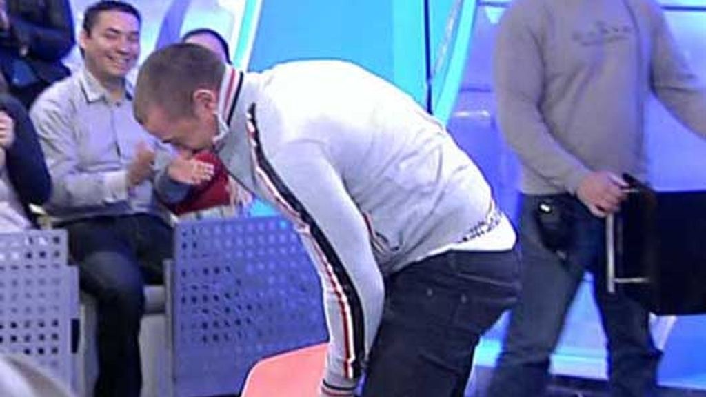 El trompazo de Rafa Mora