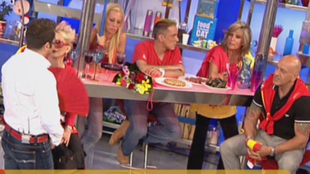 'Sálvame' celebra el triunfo de 'La Roja'