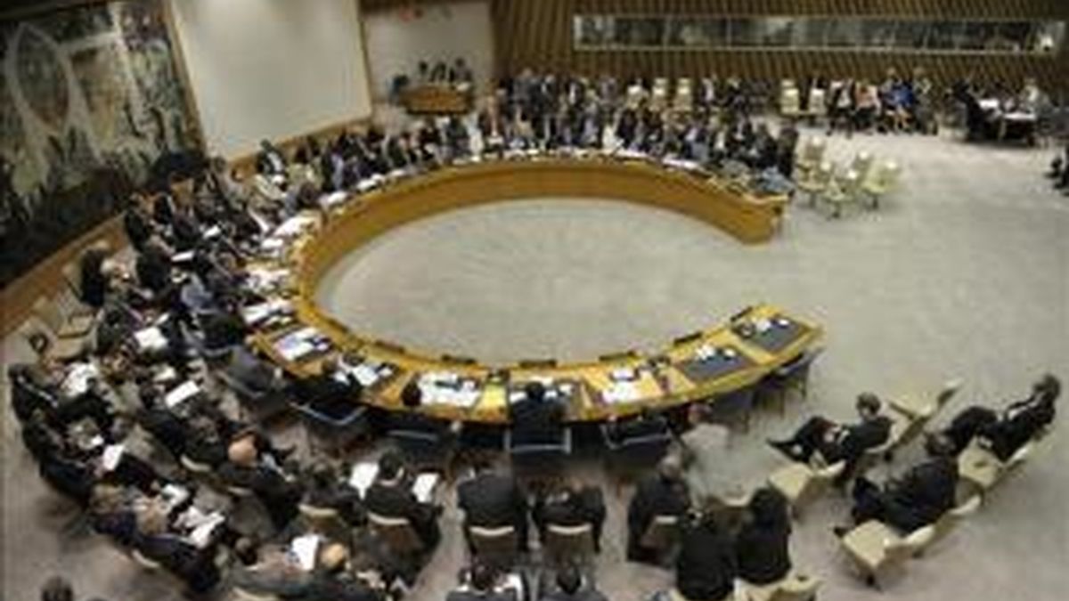 Los cuatro nuevos sancionados se enfrentan a partir de ahora a una prohibición de viajar fuera de su país y a la congelación de todos sus bienes, según la resolución 1.596 del Consejo de Seguridad. EFE/Archivo Los cuatro nuevos sancionados se enfrentan a partir de ahora a una prohibición de viajar fuera de su país y a la congelación de todos sus bienes, según la resolución 1.596 del Consejo de Seguridad. EFE/Archivo