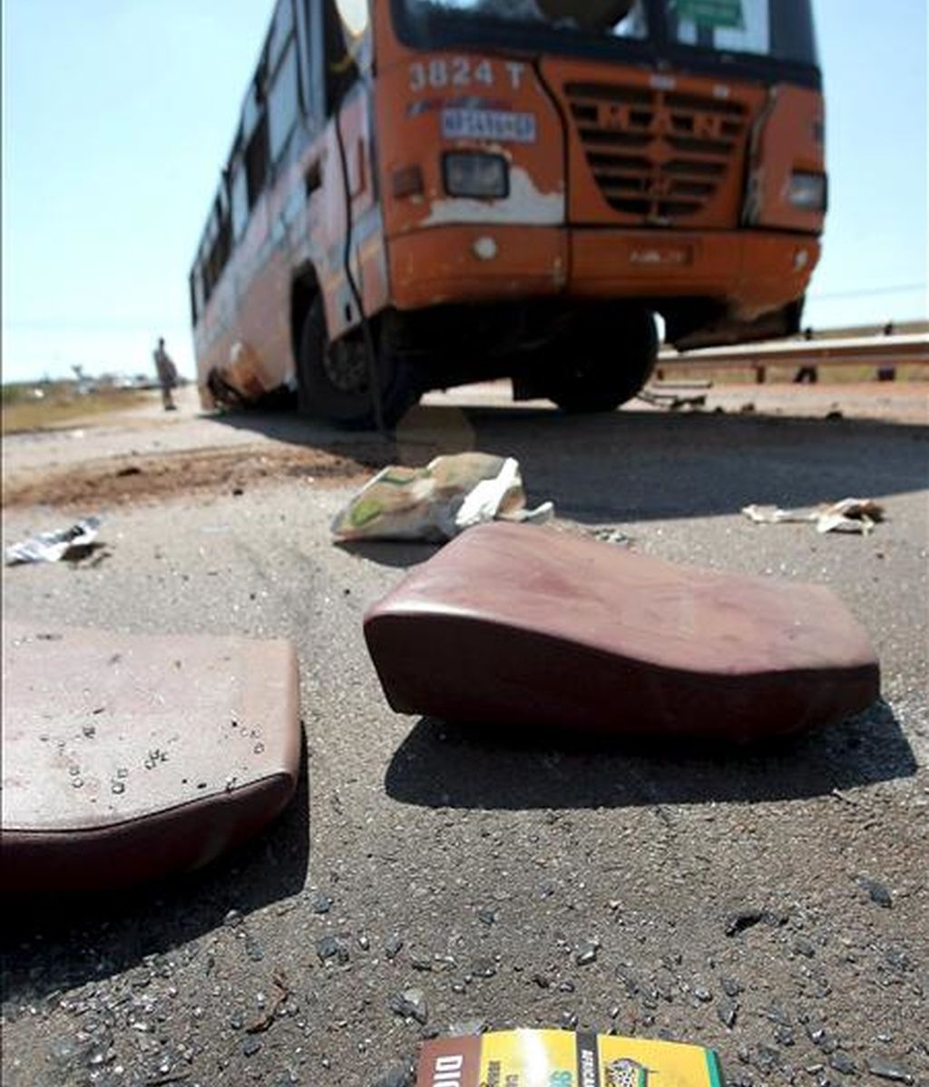 El suceso tuvo lugar en la zona de Papallacta, camino a la Amazonía cuando se accidentó el autobús de servicio público. EFE/Archivo