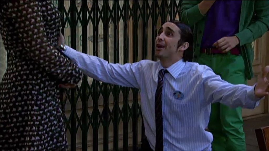 Fidel ayuda a Barajas en su conquista sin saber que su objetivo es Soraya