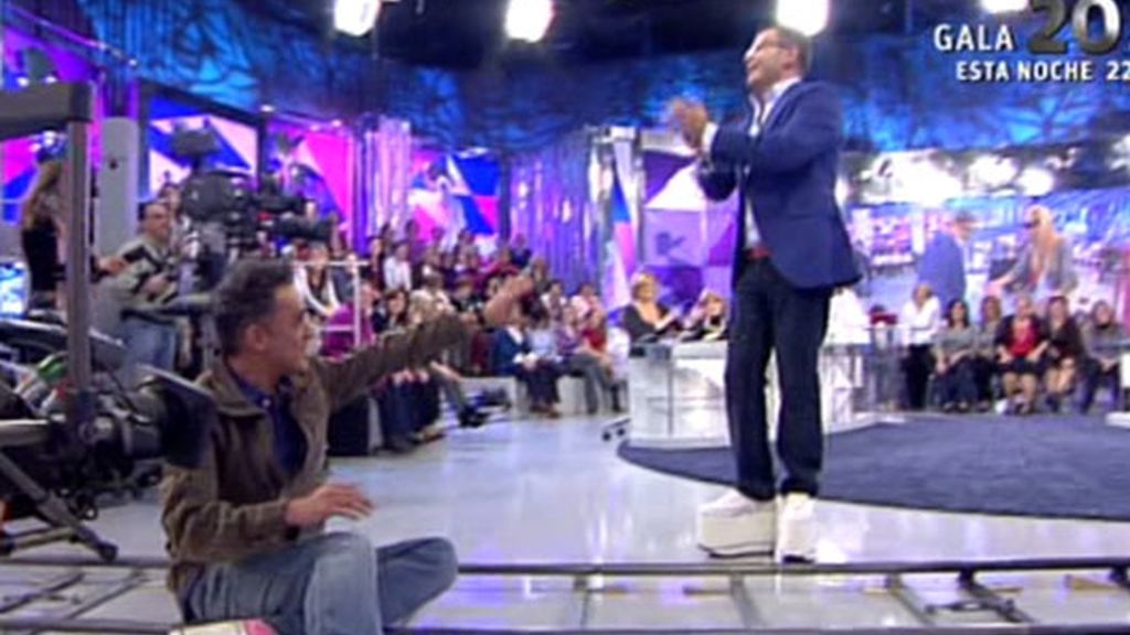 Josie cambia el look a los colaboradores de 'Sálvame'