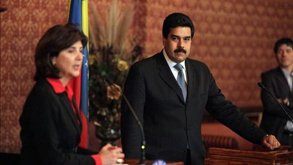 El canciller venezolano, Nicolás Maduro (d) dijo que estaba optimista con respecto a la reunión del jueves en Cúcuta y dijo que la misma servirá para acelerar el restablecimiento pleno de las relaciones con Colombia. EFE/Archivo El canciller venezolano, Nicolás Maduro (d) dijo que estaba optimista con respecto a la reunión del jueves en Cúcuta y dijo que la misma servirá para acelerar el restablecimiento pleno de las relaciones con Colombia. EFE/Archivo