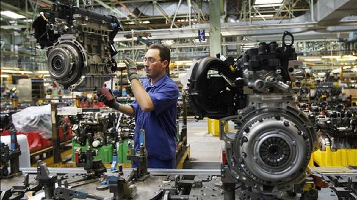 Aspecto de una cadena de montaje de la factoria de Ford en Almussafes. EFE/Archivo