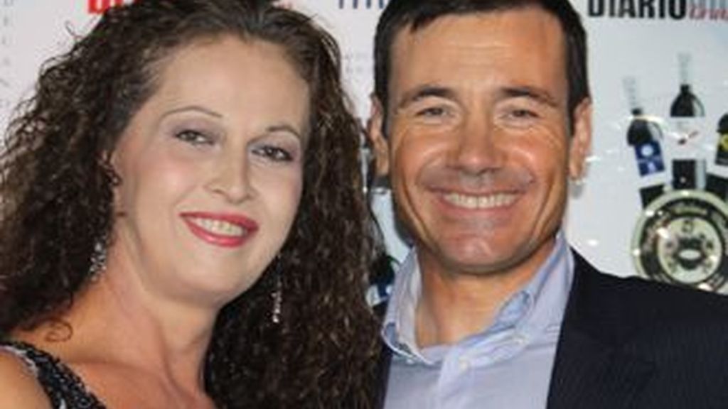 La activista por los derechos de gays, lesbianas y transexuales, Carla Antonelli junto a Tomás Gómez candidato socialista a la Presidencia de la Comunidad de Madrid. Foto archivo La activista por los derechos de gays, lesbianas y transexuales, Carla Antonelli junto a Tomás Gómez candidato socialista a la Presidencia de la Comunidad de Madrid. Foto archivo