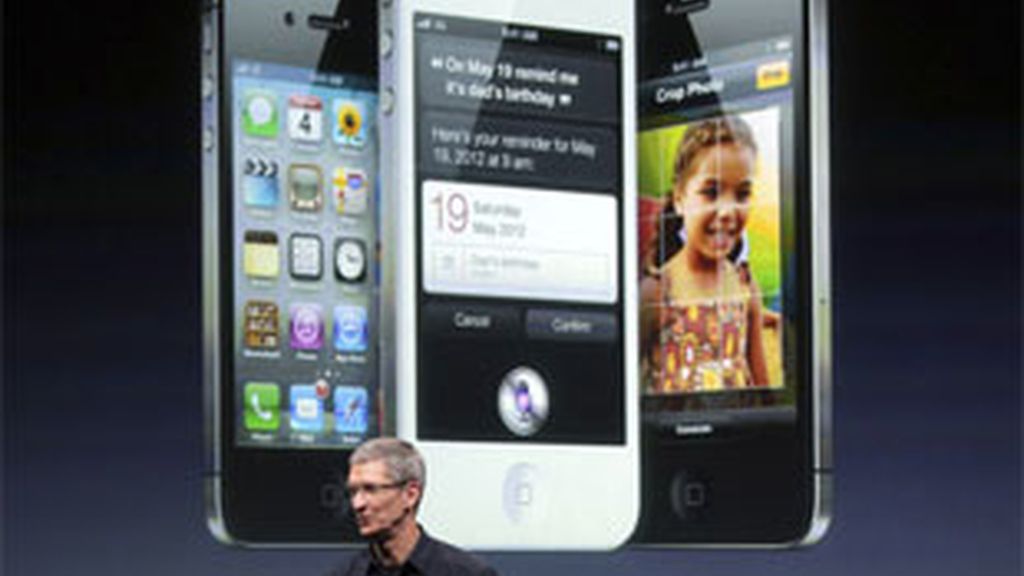 Tim cook presentó el nuevo iPhone 4S. Tim cook presentó el nuevo iPhone 4S.