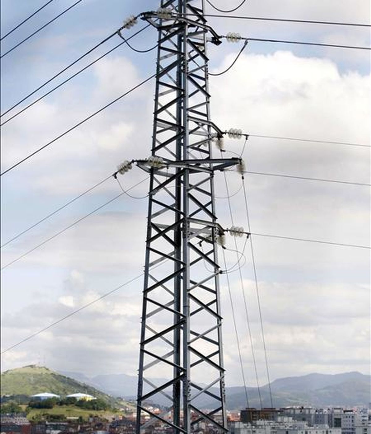 Vista de una torre de alta tensión. EFE/Archivo