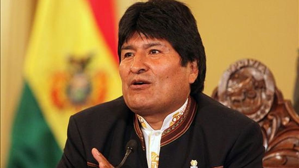 El presidente de Bolivia, Evo Morales, afirmó que su reunión de mañana con el gobernante de Perú, Alan García, busca llevar las relaciones bilaterales a "un nivel alto", como lo han sido históricamente, tras las tensiones de los últimos años por intercambios de insultos y pullas entre ambos mandatarios. EFE