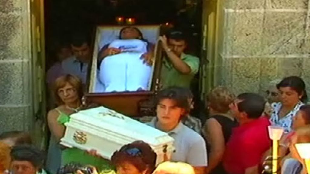 Procesión dentro de un ataúd