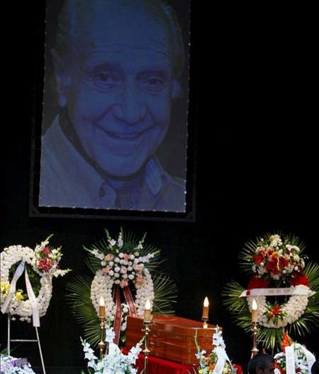 Homenaje de despedida al gran actor español, Vicente Alexandre. Vídeo: Informativos Telecinco. Homenaje de despedida al gran actor español, Vicente Alexandre. Vídeo: Informativos Telecinco.