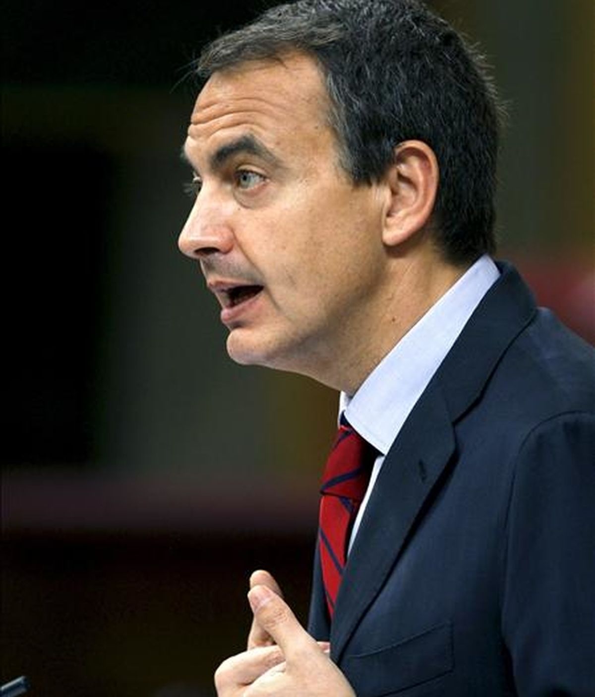 El presidente del Gobierno, José Luis Rodríguez Zapatero, durante su intervención en el debate sobre el estado de la nación de mayo de 2009. EFE/Archivo