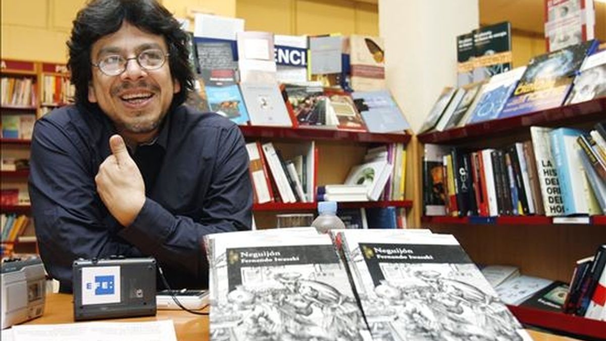 El escritor peruano Fernando Iwasaki. EFE/Archivo