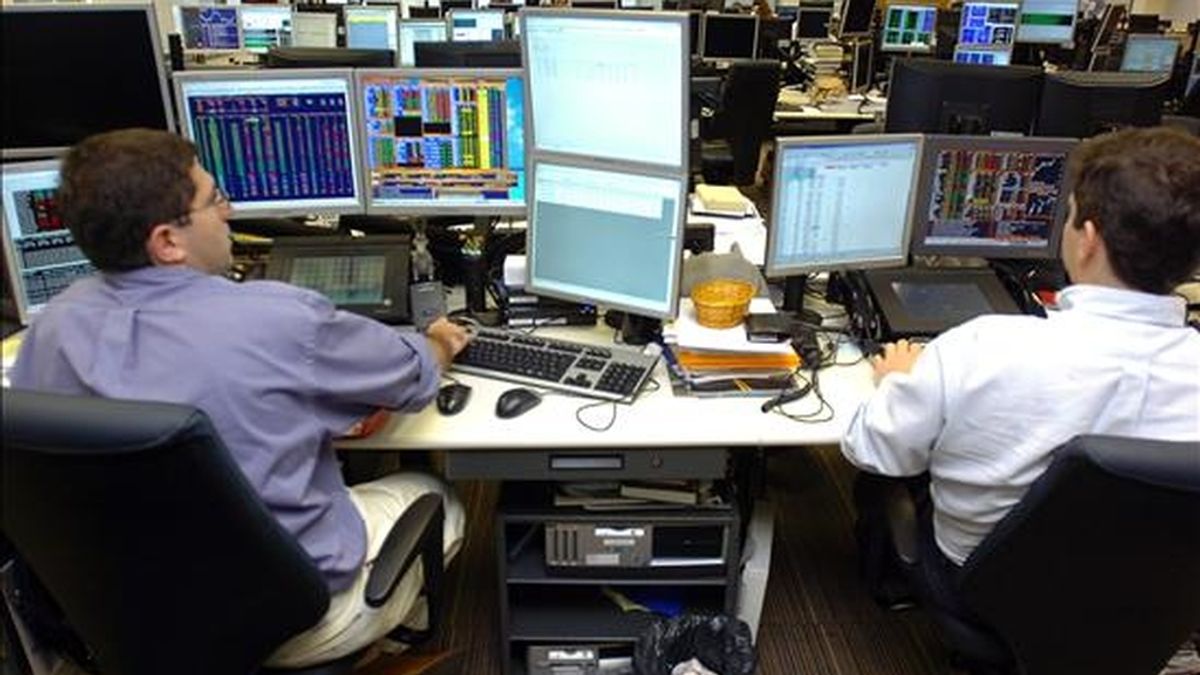 El eco de esas noticias impactó positivamente en el mercado más importante de Latinoamérica, el de Sao Paulo, que cerró con una fuerte subida y su índice de referencia, el Ibovespa, repuntó un 2,42 por ciento, hasta registrar los 69.345 puntos. EFE/Archivo El eco de esas noticias impactó positivamente en el mercado más importante de Latinoamérica, el de Sao Paulo, que cerró con una fuerte subida y su índice de referencia, el Ibovespa, repuntó un 2,42 por ciento, hasta registrar los 69.345 puntos. EFE/Archivo