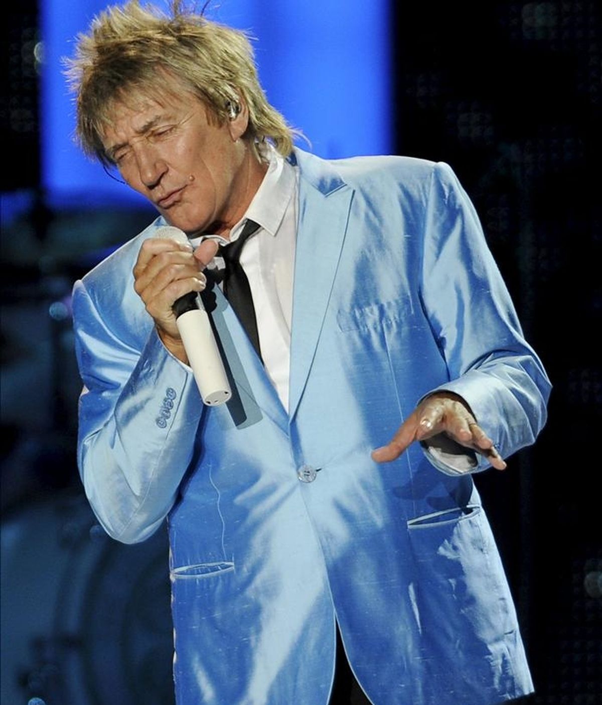 El músico británico Rod Stewart ha sido padre por octava vez a los 66 años, en esta ocasión junto a su actual esposa, la modelo y fotógrafa Penny Lancaster, de 40. EFE/Archivo El músico británico Rod Stewart ha sido padre por octava vez a los 66 años, en esta ocasión junto a su actual esposa, la modelo y fotógrafa Penny Lancaster, de 40. EFE/Archivo