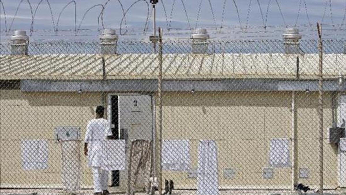 Según HRW, cerca de cien de los 239 presos detenidos en Guantánamo son yemeníes y de ellos prácticamente la mayoría está libre de cargos. EFE/Archivo