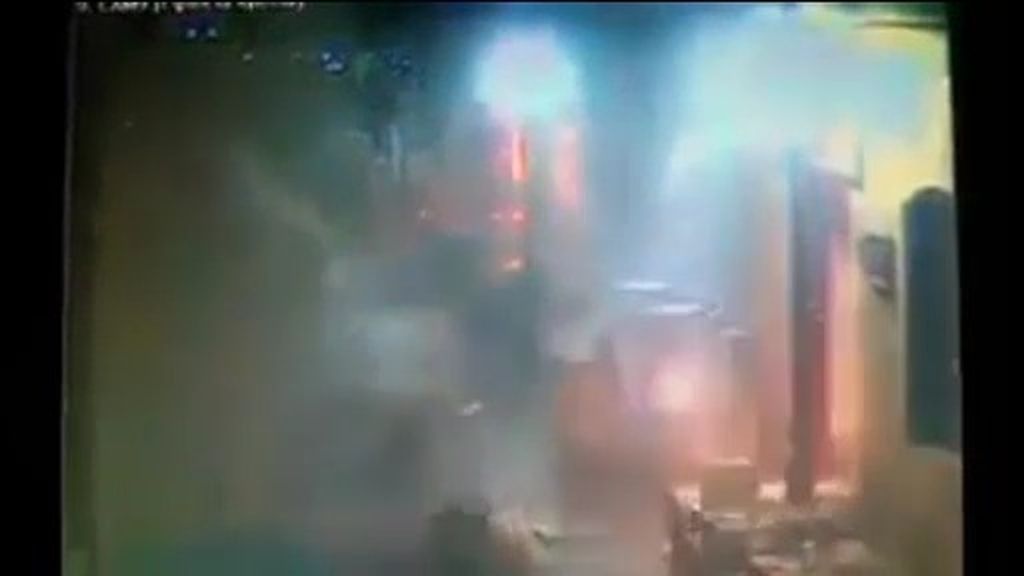 Una explosión sacude a un restaurante de Cádiz afectado por un incendio