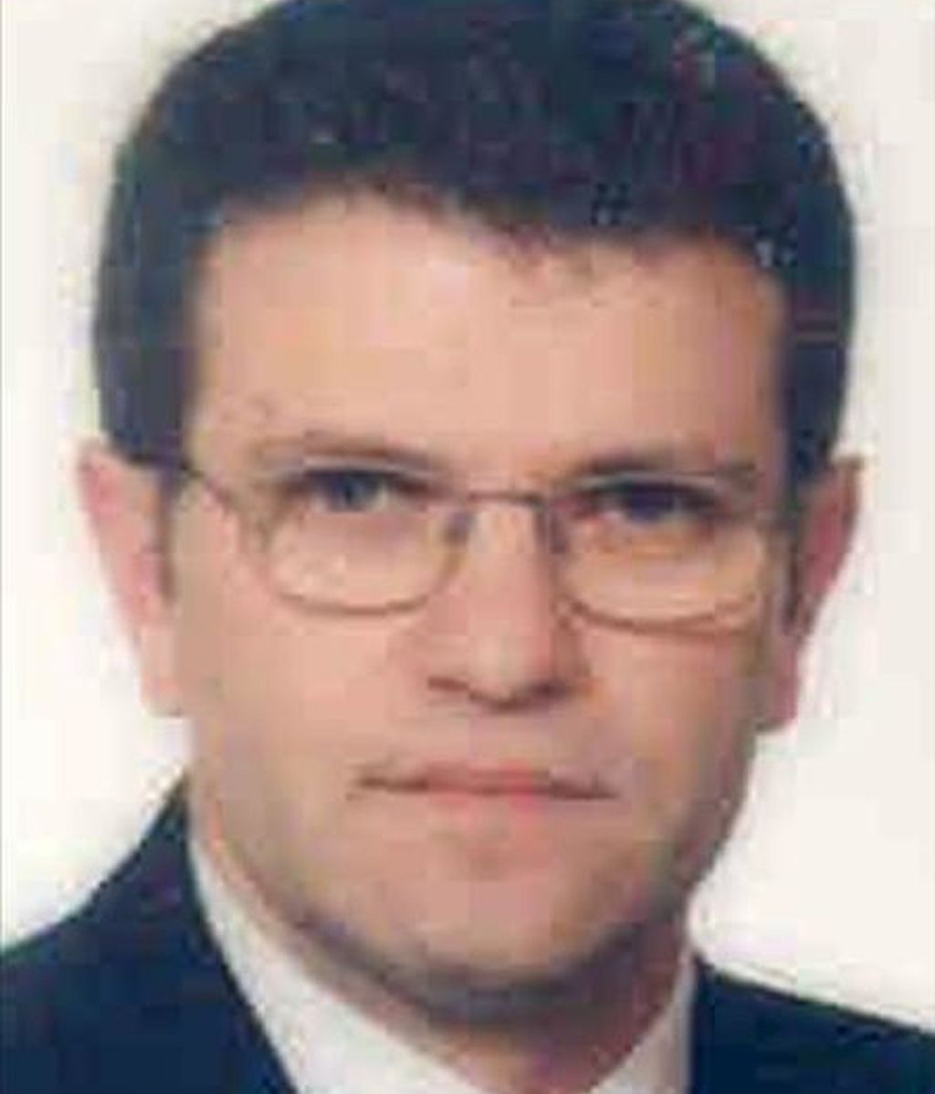 Fotografía del Inspector del Cuerpo Nacional de Policía Eduardo Antonio Puelles García, de 49 años, natural de Baracaldo, Vizcaya, que ha fallecido hoy víctima del atentado con una bomba-lapa colocada en su vehículo, perpetrado en Arrigorriaga, Vizcaya. El Inspector estaba casado y tenía dos hijos de 16 y 21 años. EFE