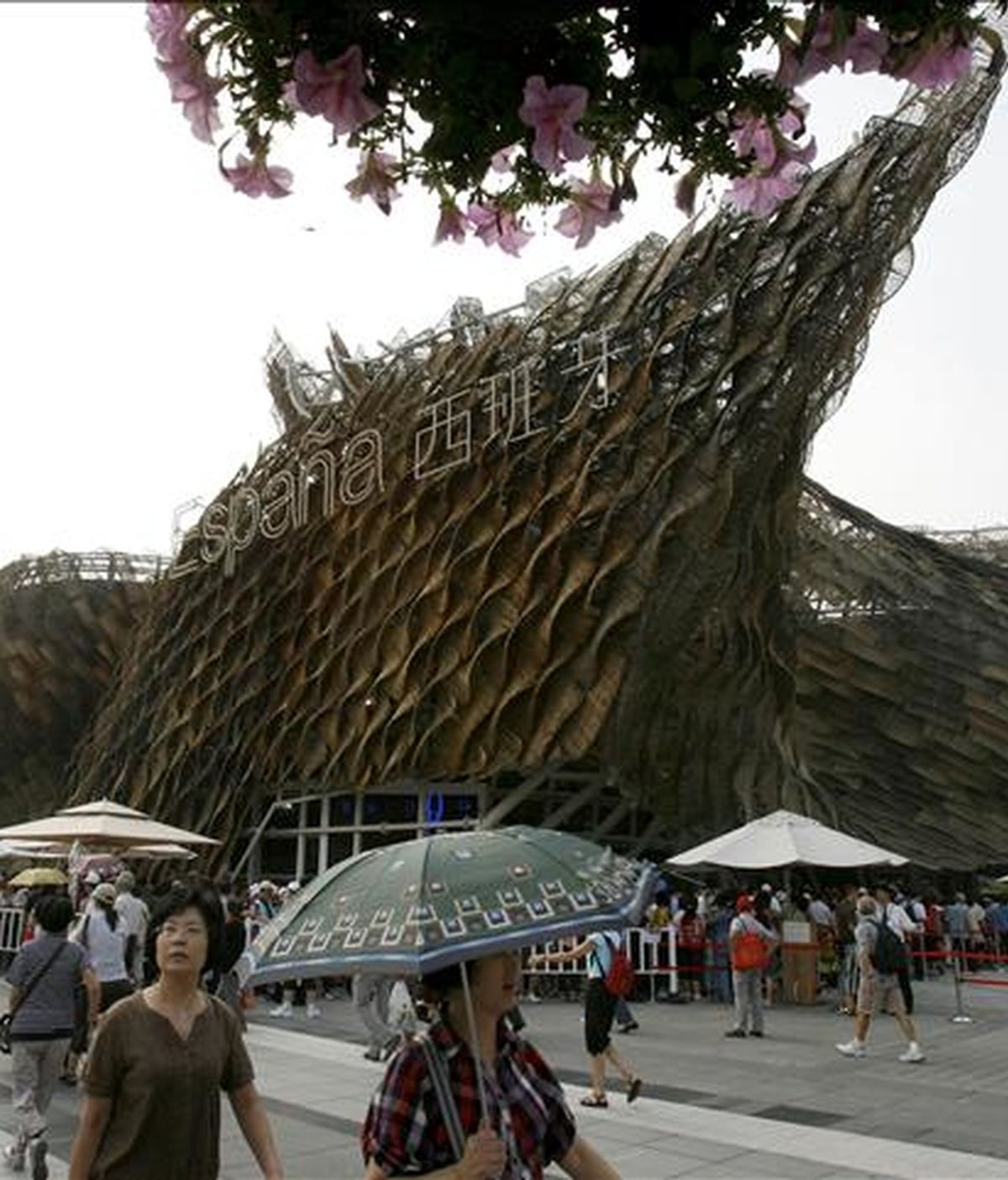 Vista exterior del Pabellón de España en la Expo de Shanghái. EFE/Archivo